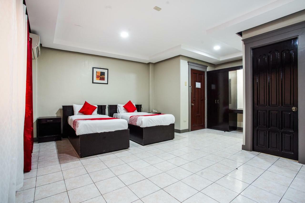 Oyo 192 Tcc Condo-Hostel Davao City Esterno foto