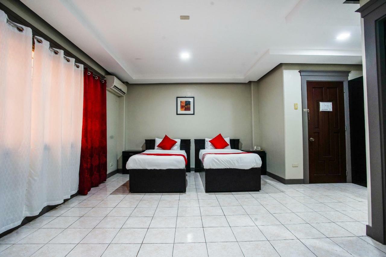 Oyo 192 Tcc Condo-Hostel Davao City Esterno foto